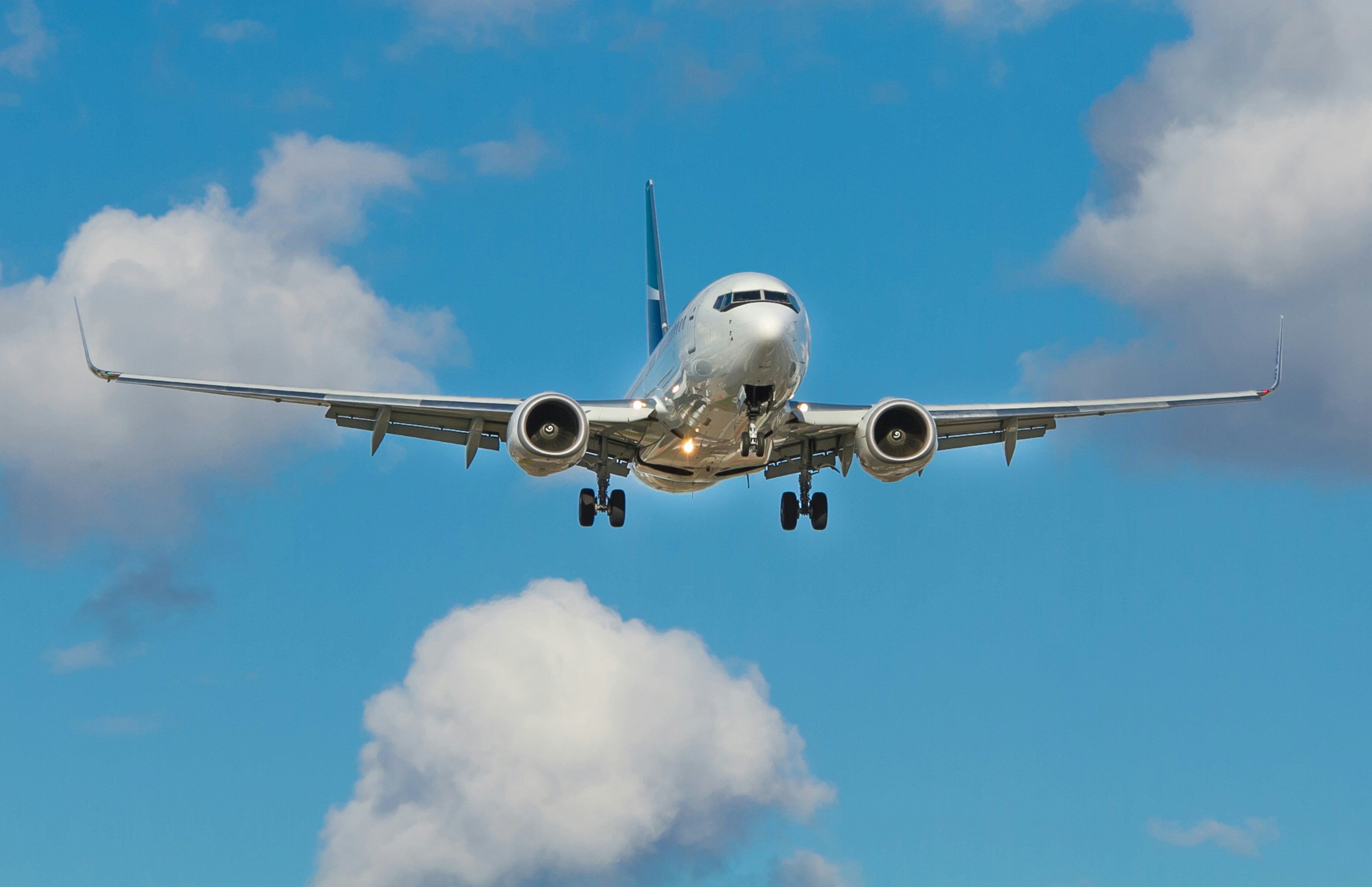 Fly p&aring; innflyging &ndash; illustrasjonsbilde til artikkel om bonuspoeng p&aring; tjenestereiser